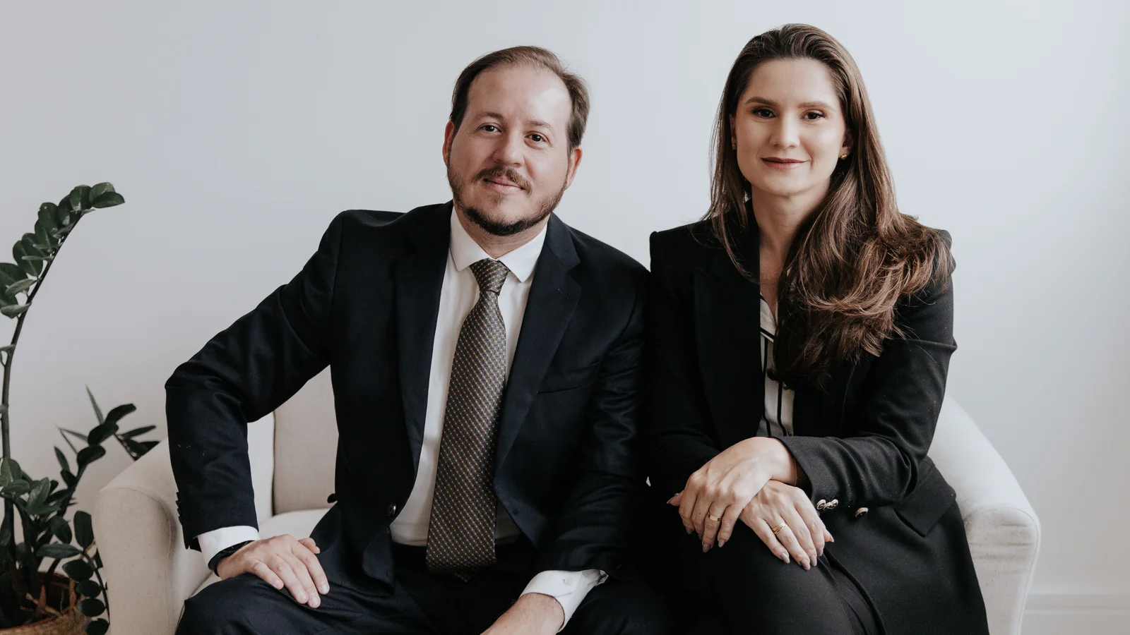 Dra. Linelly Morellato e Dr. Tiago Lisboa, sócios da Lisboa Morellato